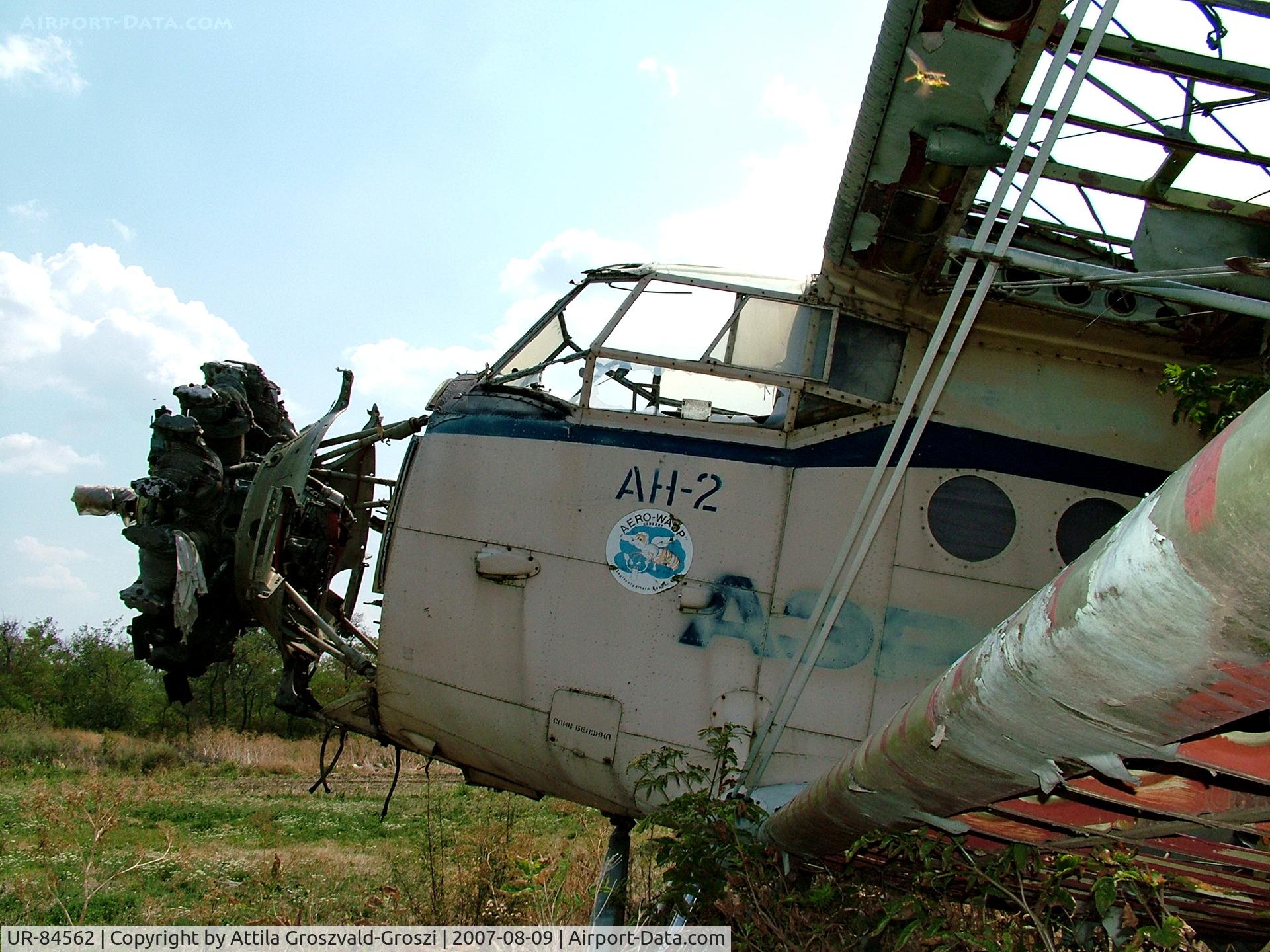 UR-84562, PZL-Mielec An-2R C/N 1G189-29, Orosháza agricultural airport and take-off field, Hungary