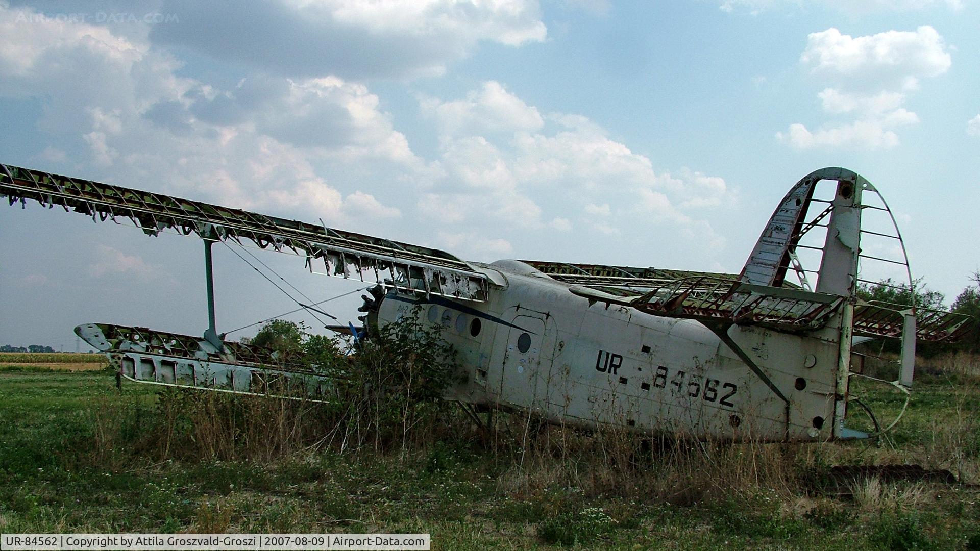 UR-84562, PZL-Mielec An-2R C/N 1G189-29, Orosháza agricultural airport and take-off field, Hungary