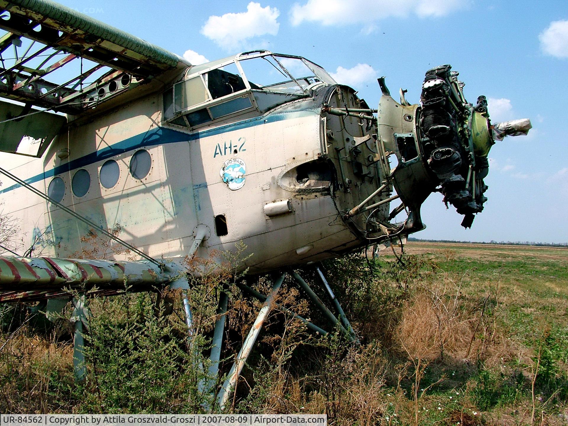 UR-84562, PZL-Mielec An-2R C/N 1G189-29, Orosháza agricultural airport and take-off field, Hungary