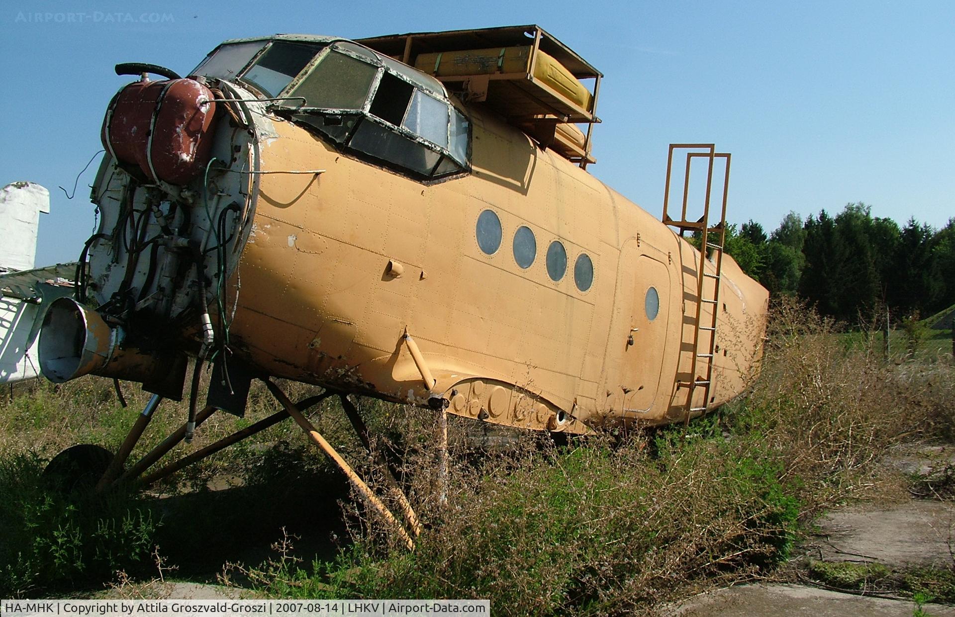 HA-MHK, 1971 PZL-Mielec An-2R C/N 1G123-01, Kaposújlak Airport, Hungary