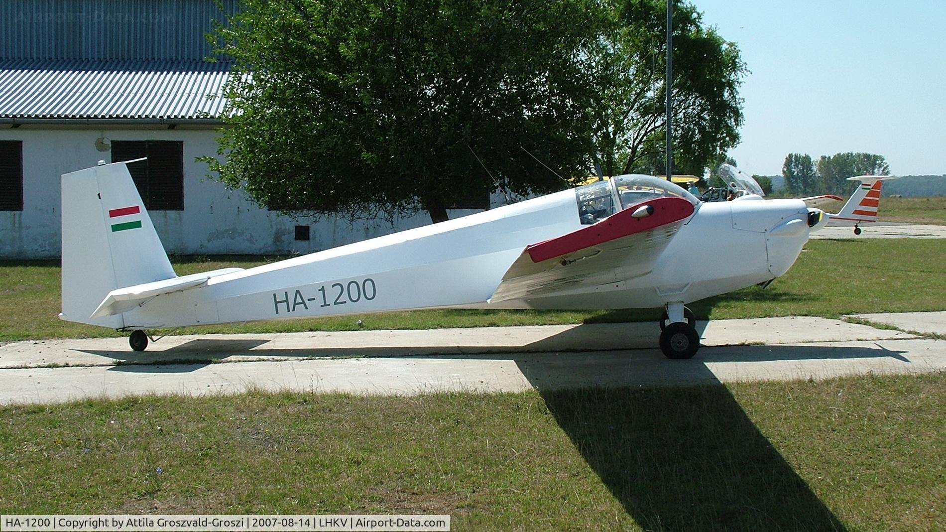 HA-1200, 1975 Scheibe SF-25C Falke C/N 44119, Kaposújlak Airport, Hungary