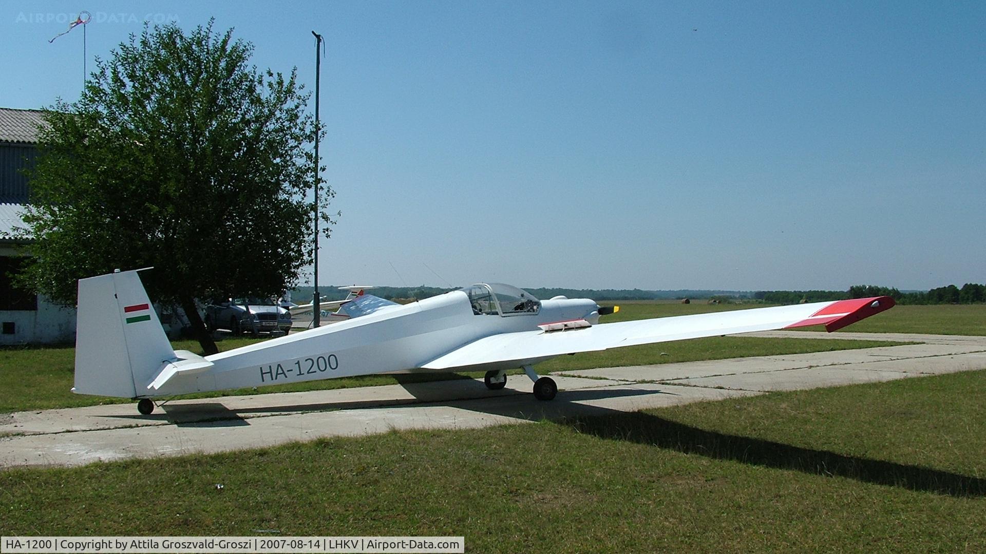 HA-1200, 1975 Scheibe SF-25C Falke C/N 44119, Kaposújlak Airport, Hungary