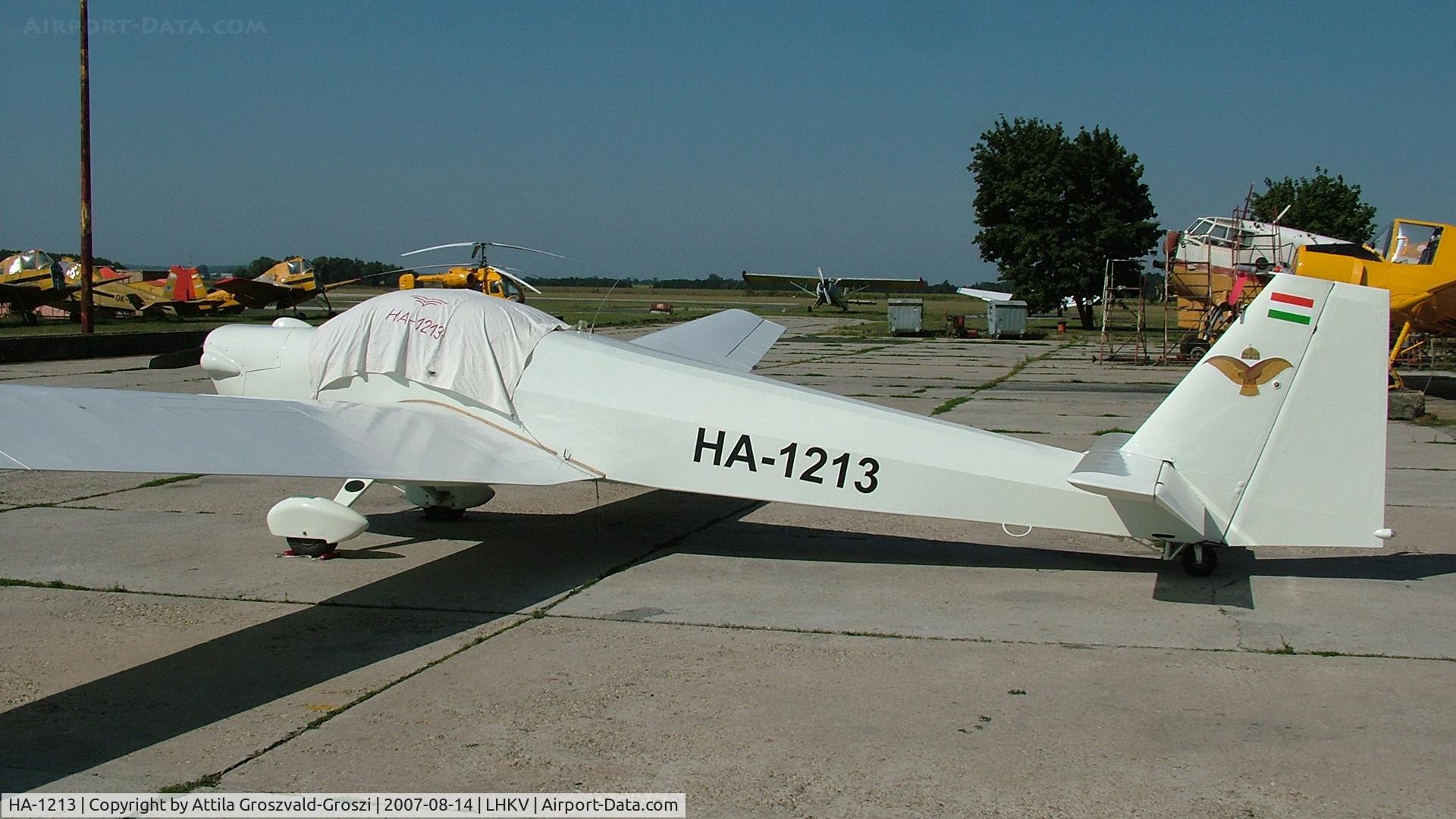 HA-1213, 1985 Scheibe SF-25C Falke C/N 44369, Kaposújlak Airport, Hungary