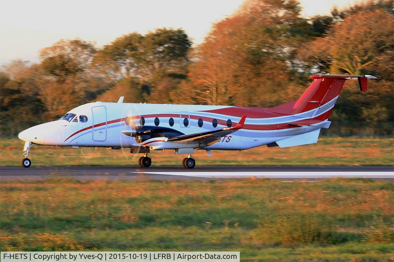 F-HETS, 1999 Raytheon 1900D C/N UE-360, Raytheon Aircraft Company 1900D, Taxiing to holding point rwy 07R, Brest-Bretagne Airport (LFRB-BES)