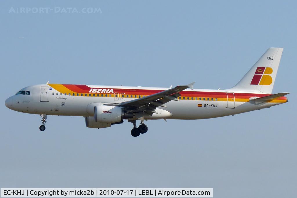 EC-KHJ, 2004 Airbus A320-214 C/N 2347, Landing