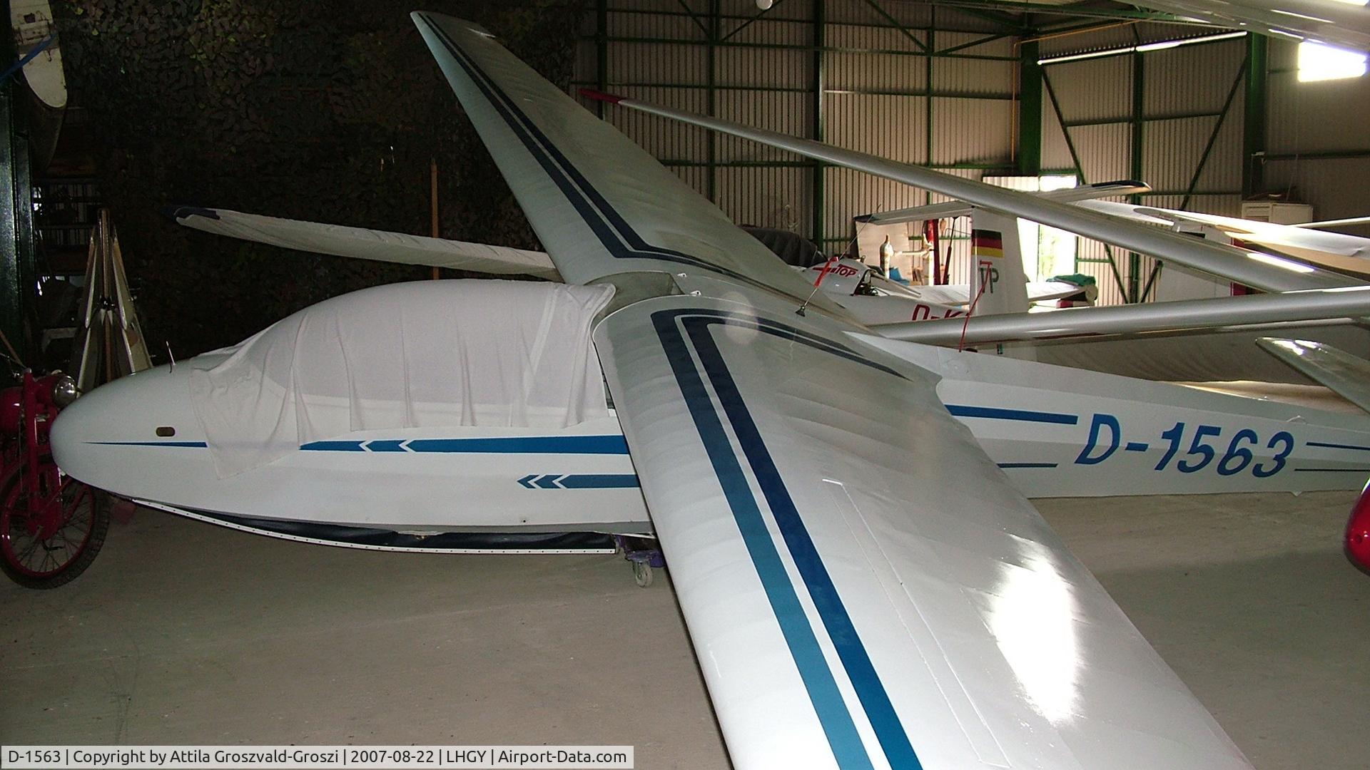 D-1563, 1959 Schleicher Ka-7 Rhonadler C/N 564, Atkár-Gyöngyöshalász Airfield, Hungary