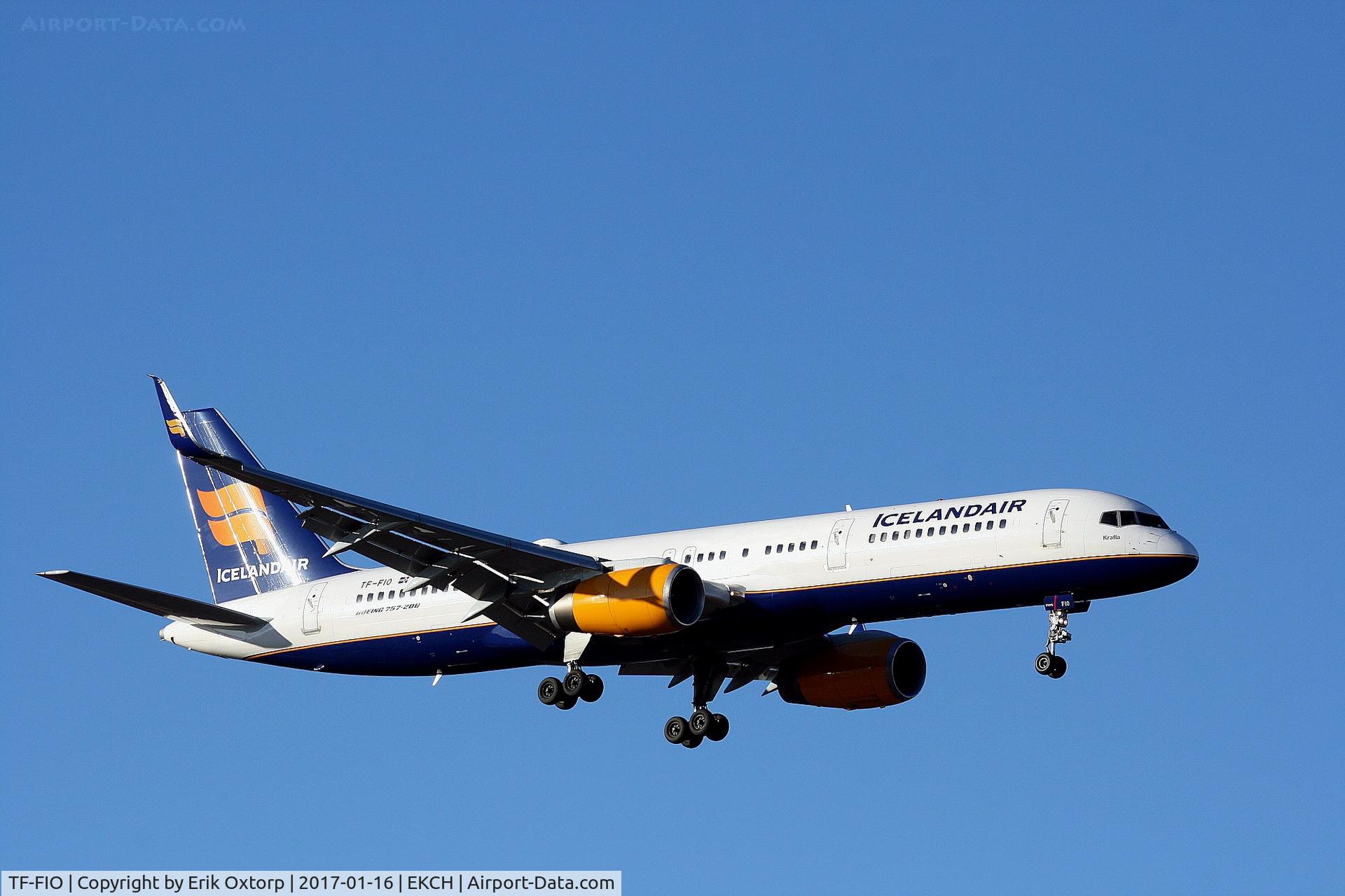TF-FIO, 1999 Boeing 757-208 C/N 29436, TF-FIO landing rw 04L