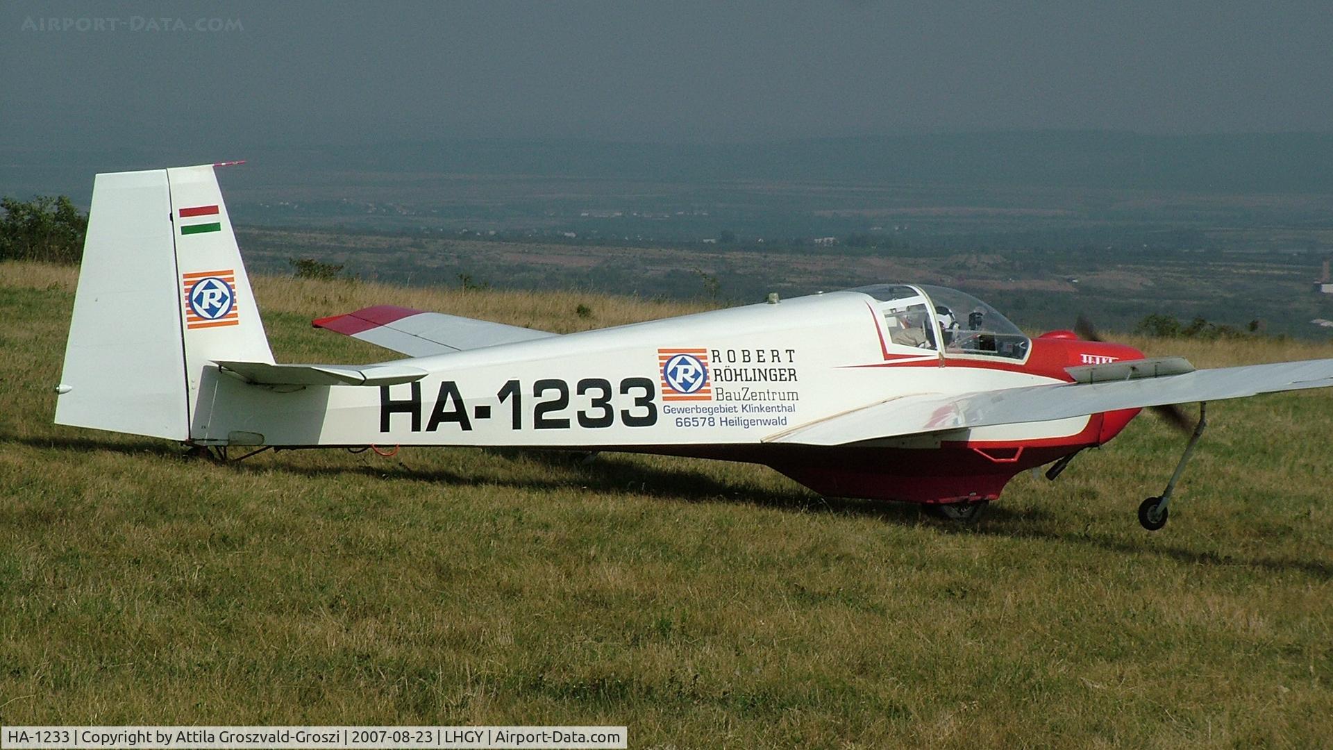HA-1233, 1972 Scheibe SF-25C Falke C/N 4226, Gyöngyös-Pipishegy Airfield, Hungary
