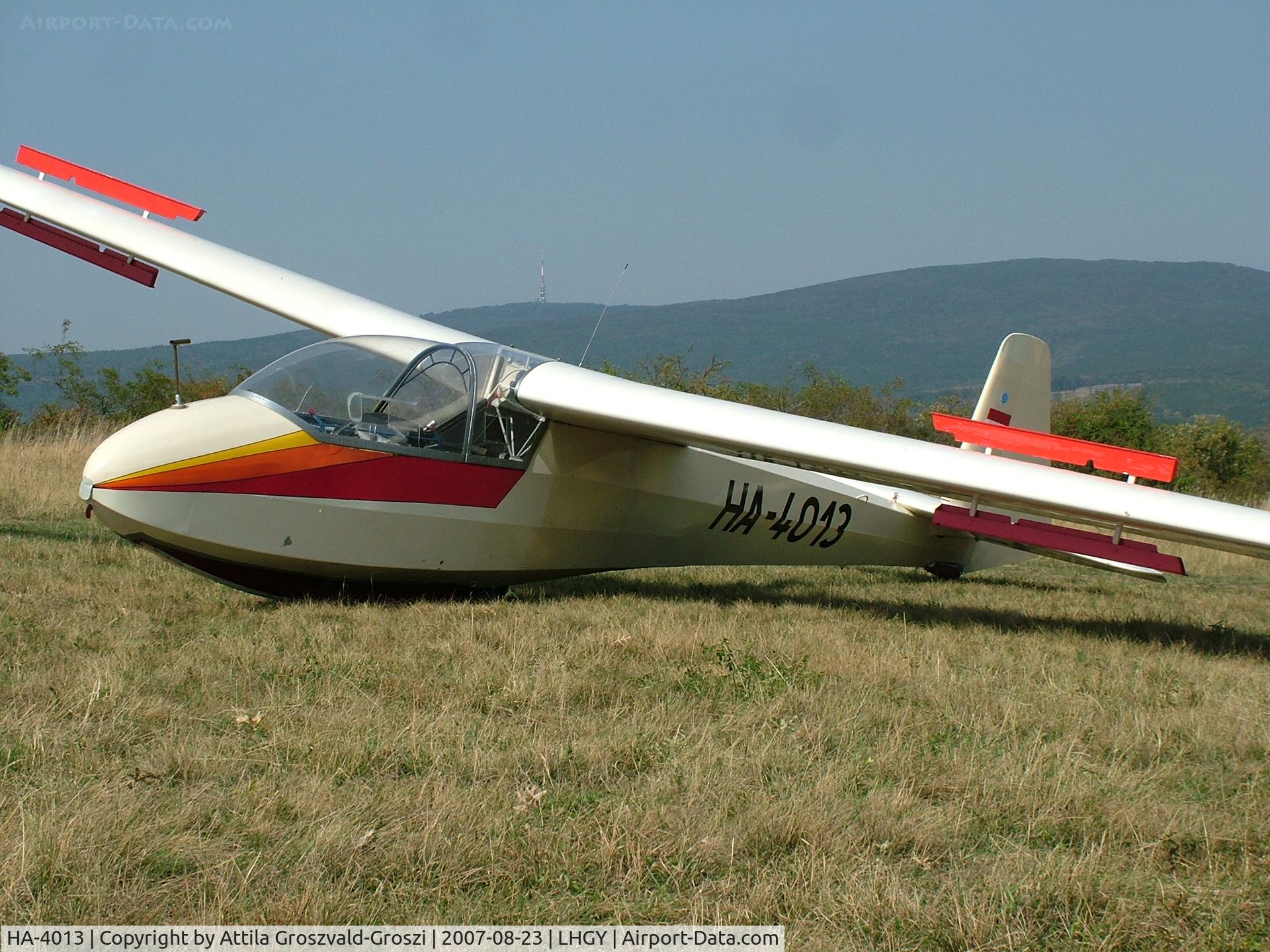 HA-4013, 1957 Schleicher Ka-7 Rhonadler C/N 304, Gyöngyös-Pipishegy Airfield, Hungary