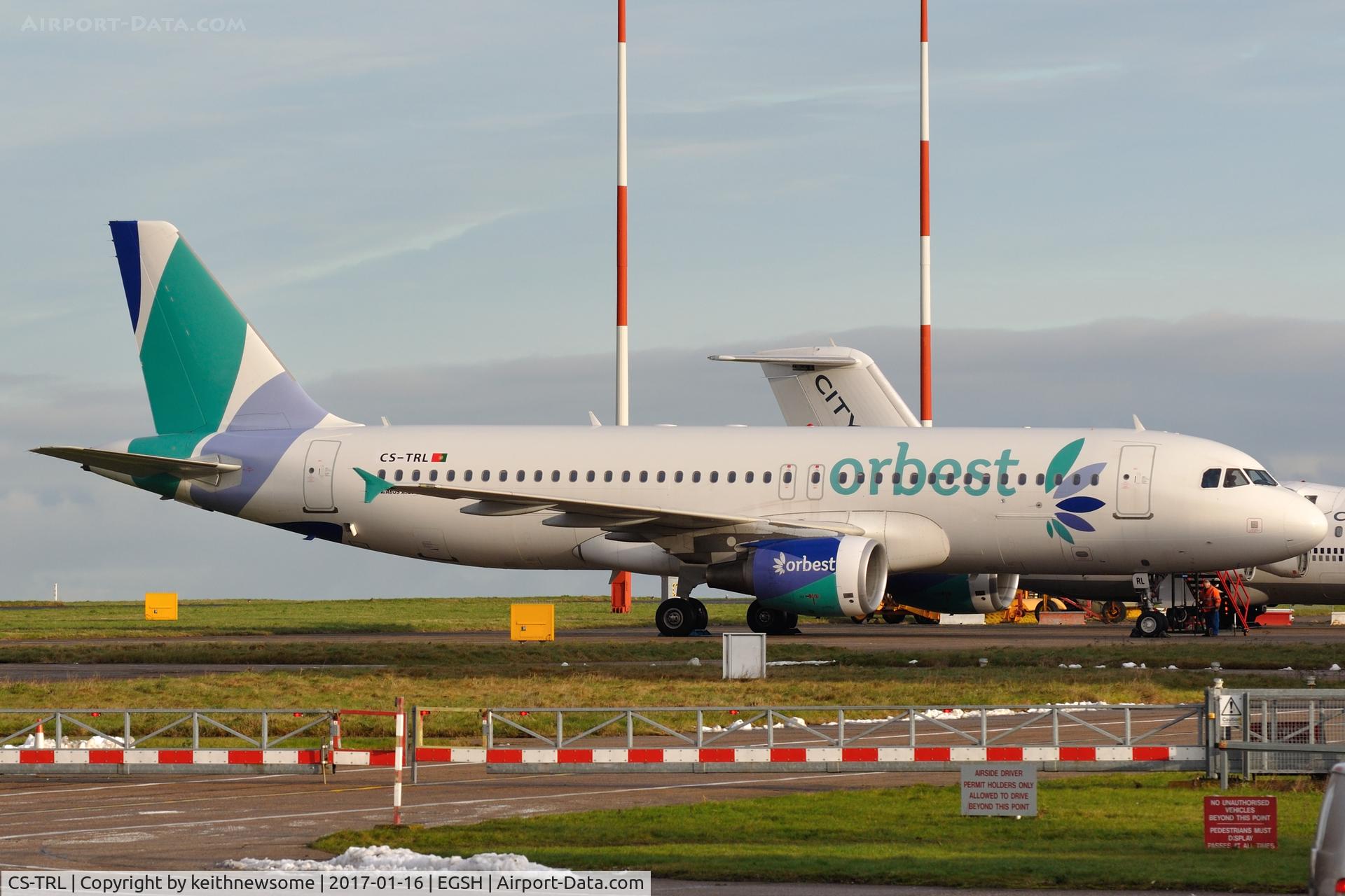 CS-TRL, 2008 Airbus A320-214 C/N 3758, Awaiting maintenance.
