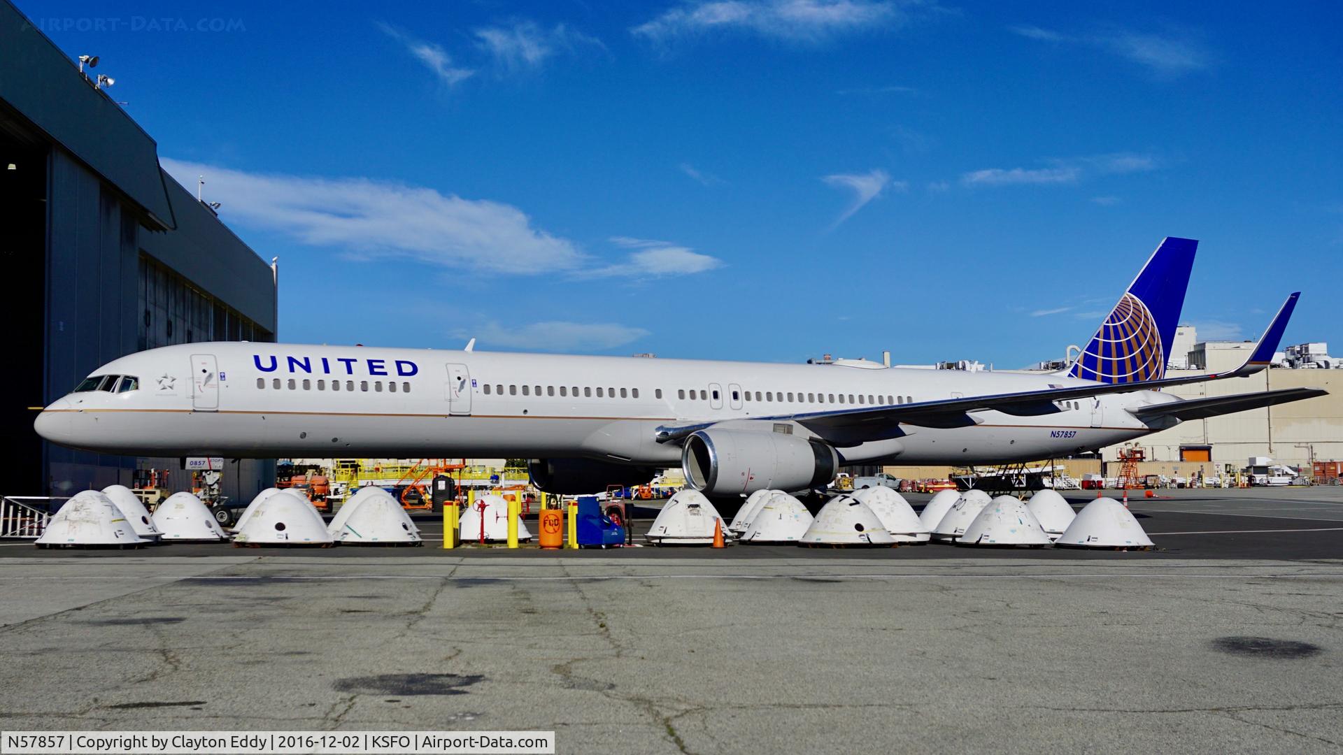 N57857, 2004 Boeing 757-324 C/N 32816, SFO 2016