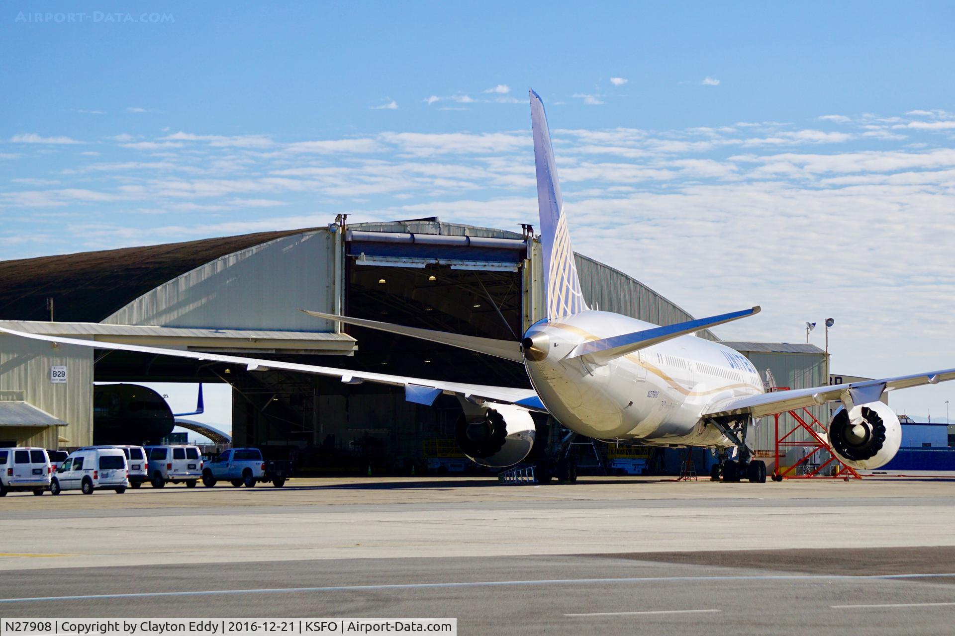 N27908, 2013 Boeing 787-8 Dreamliner C/N 36400, SFO 2016