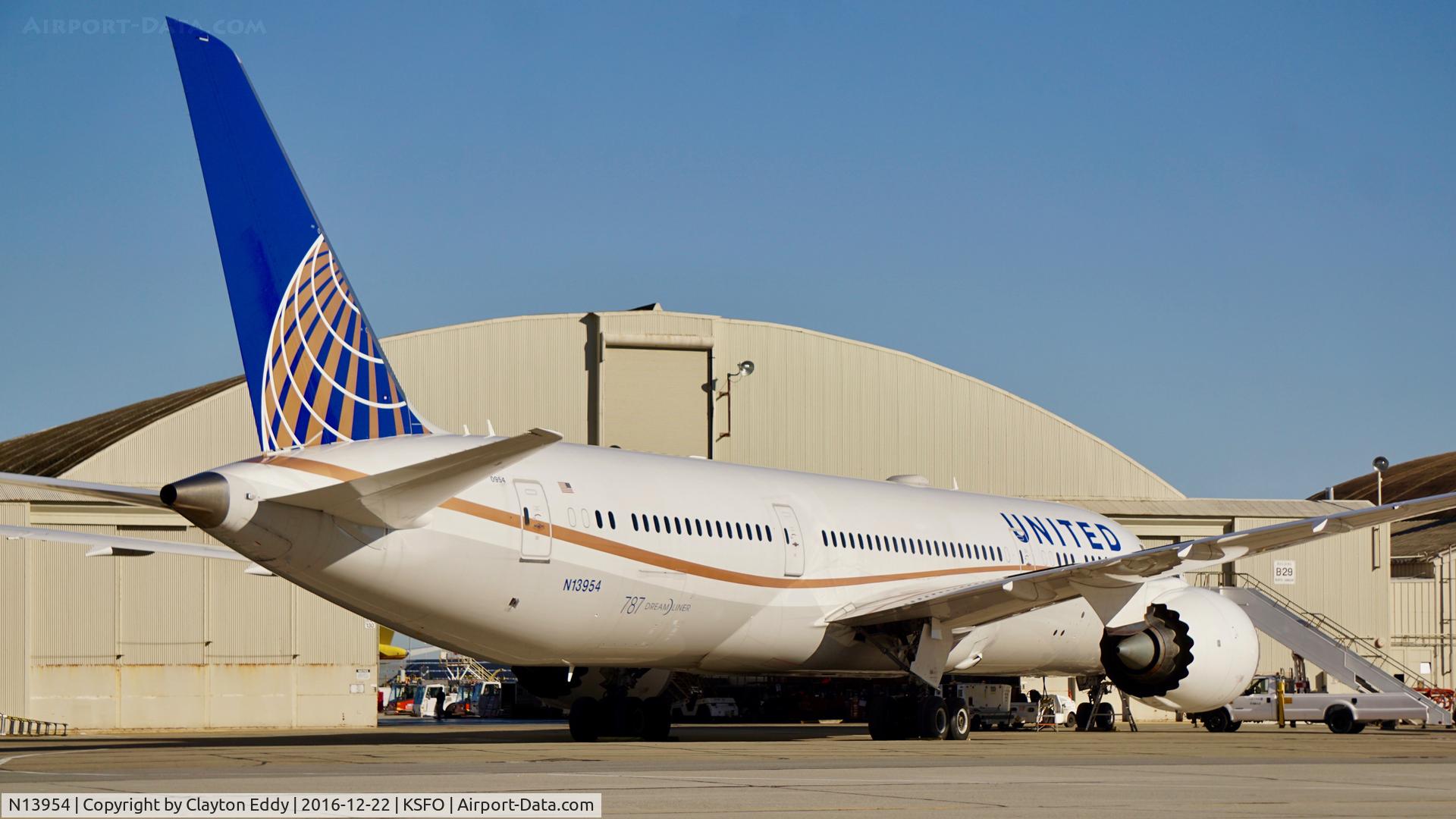 N13954, 2015 Boeing 787-9 Dreamliner C/N 36405, SFO 2016