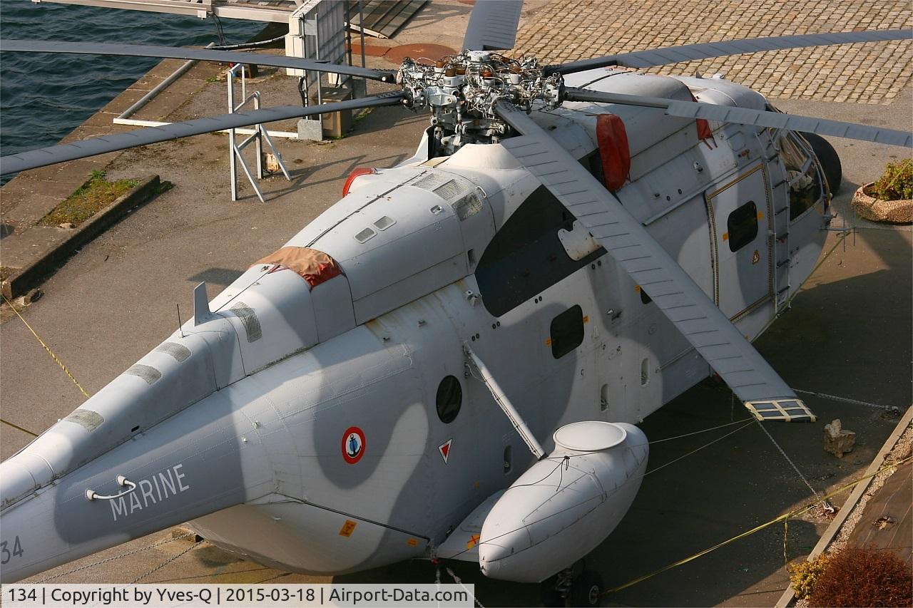 134, Aérospatiale SA-321G Super Frelon C/N 134, Aerospatiale SA-321G Super Frelon , Exposed at Naval Base in Brest