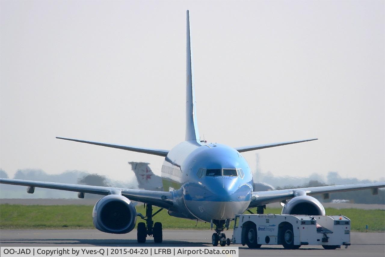 OO-JAD, 2011 Boeing 737-8K5 C/N 39093, Boeing 737-8K5, Push back, Brest-Bretagne airport (LFRB-BES)
