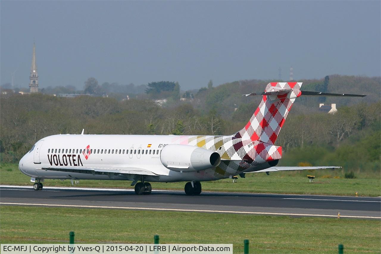 EC-MFJ, 2000 Boeing 717-2CM C/N 55060, Boeing 717-2CM, Taxiing to holding point rwy 07R, Brest-Bretagne airport (LFRB-BES)