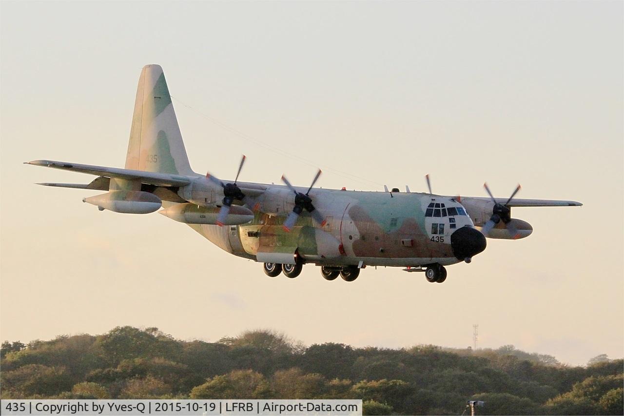 435, 1974 Lockheed C-130E Karnaf Hercules C/N 382-4668, Lockheed C-130H Karnaf, On final rwy 07R, Brest-Bretagne Airport (LFRB-BES)
