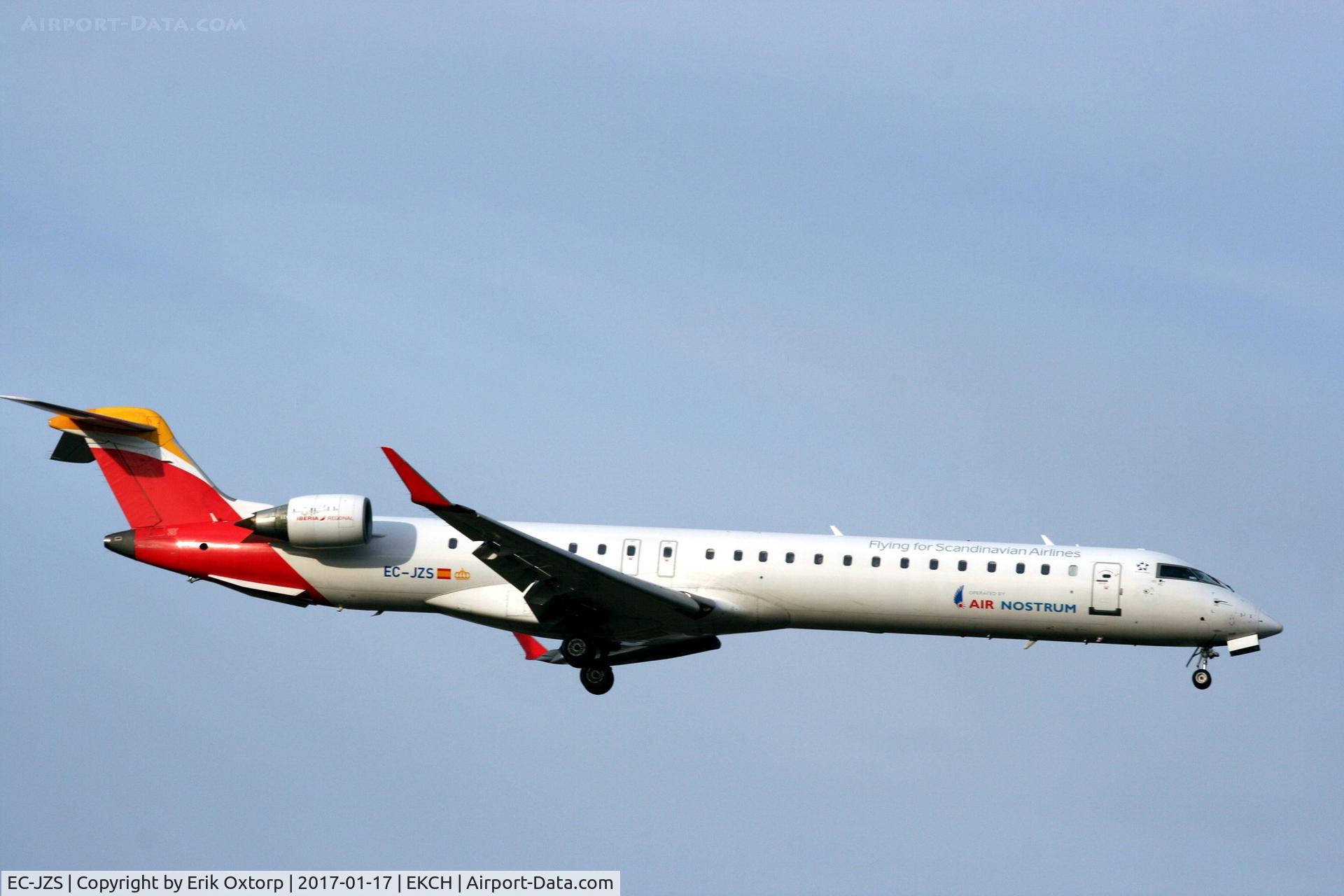 EC-JZS, 2007 Bombardier CRJ-900 (CL-600-2D24) C/N 15111, EC-JZS landing rw 04L