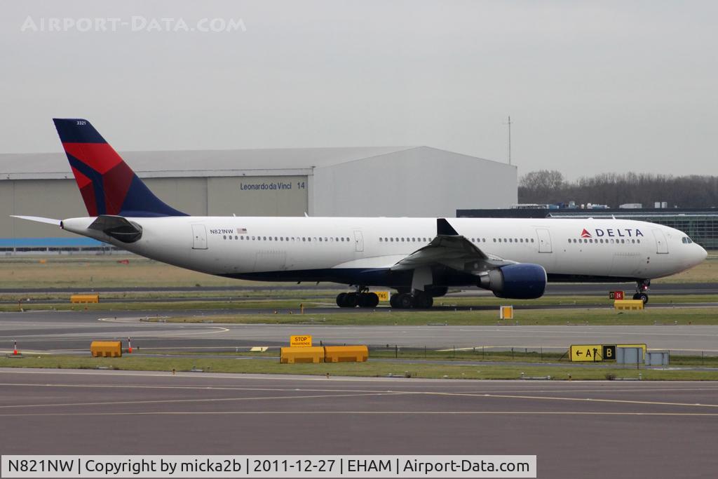 N821NW, 2007 Airbus A330-323 C/N 0865, Taxiing