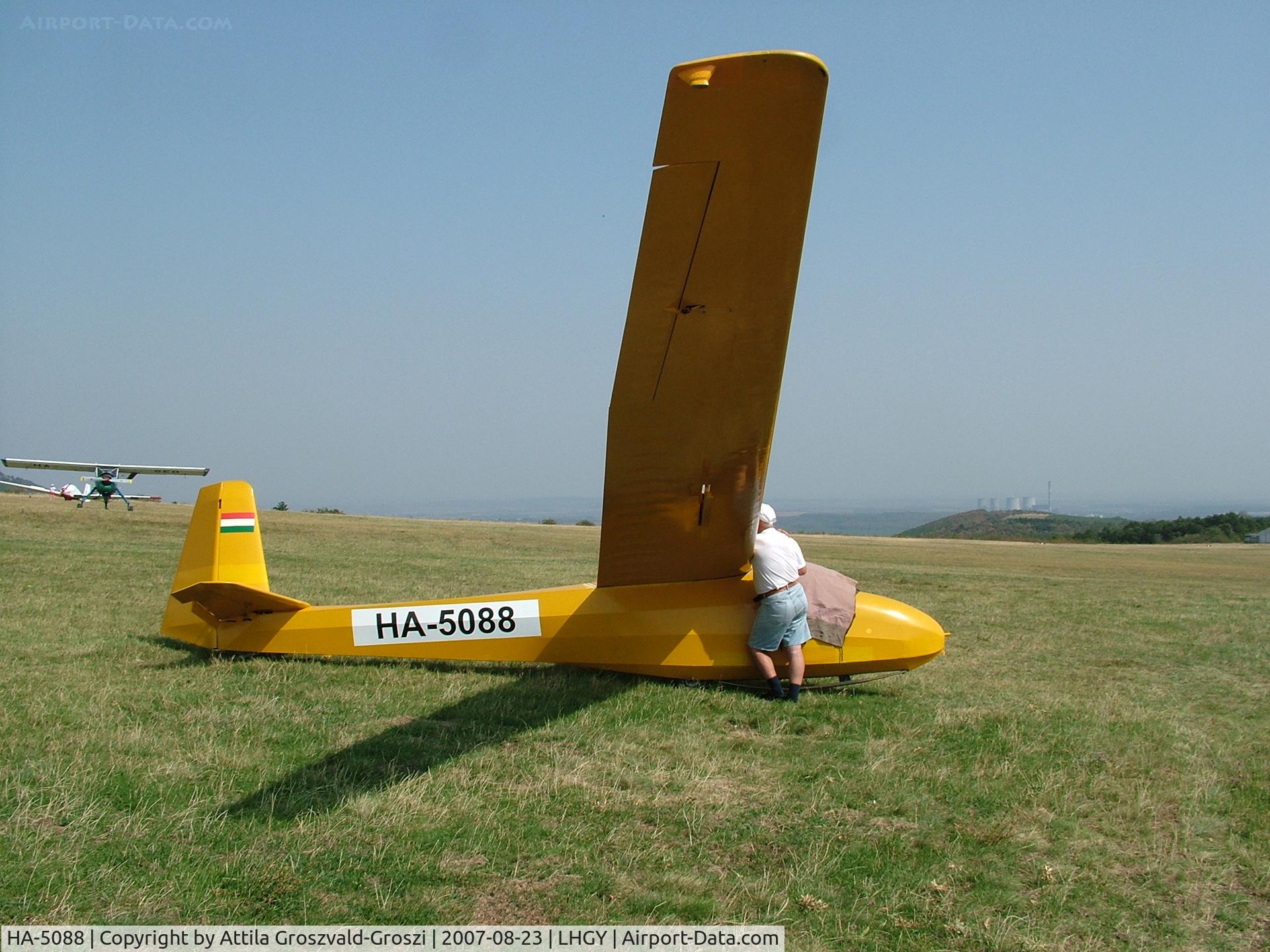 HA-5088, 1970 Schleicher Ka-8B C/N 8823/AB, Gyöngyös-Pipishegy Airfield, Hungary
