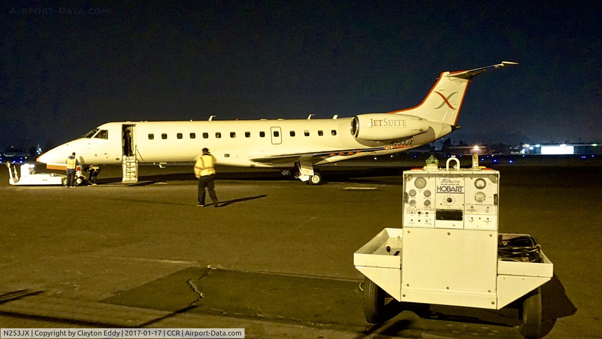 N253JX, 2000 Embraer ERJ-135LR (EMB-135LR) C/N 145328, JetSuiteX at Concord airport in California. 2017.