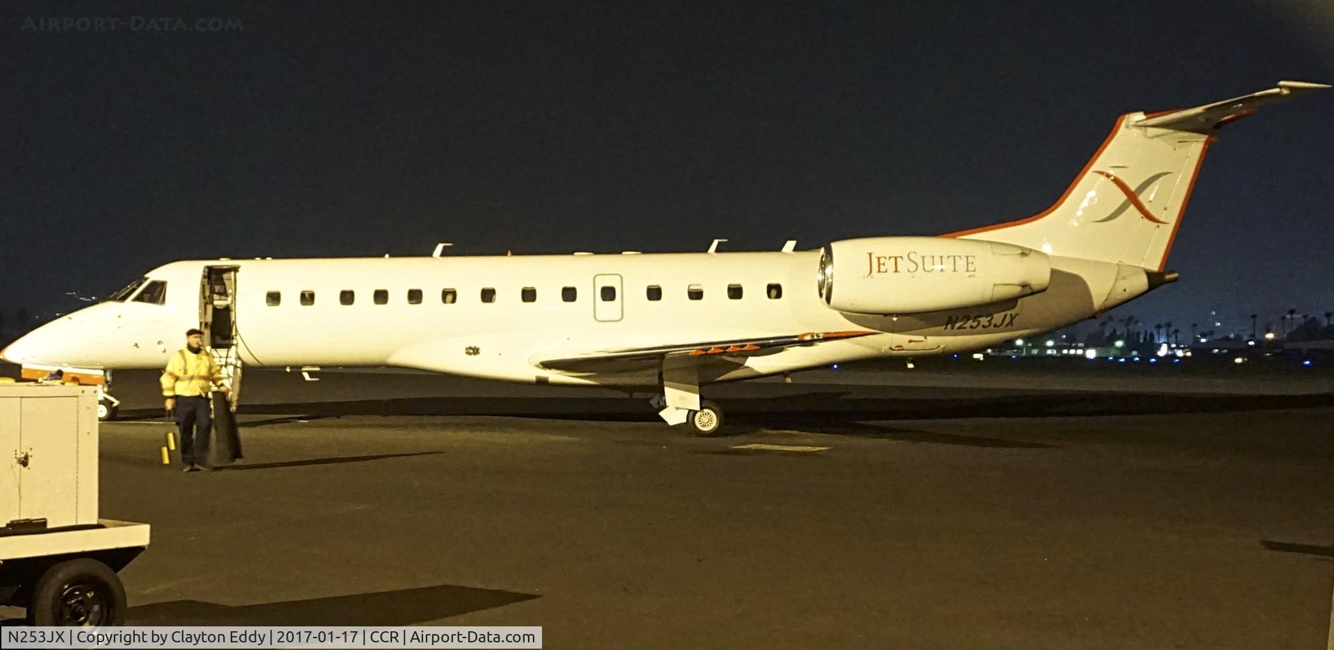 N253JX, 2000 Embraer ERJ-135LR (EMB-135LR) C/N 145328, JetSuiteX at Concord airport in California. 2017.