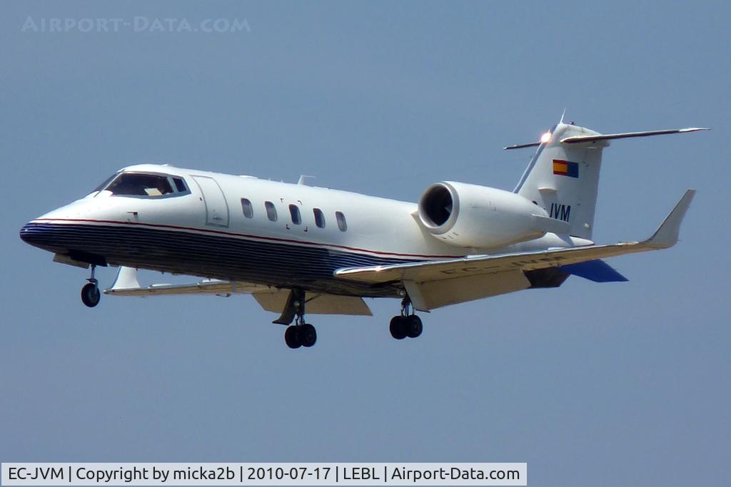 EC-JVM, 1999 Learjet 60 C/N 60-161, Landing