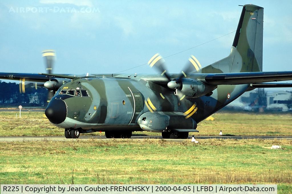 R225, Transall C-160R C/N 228, French Air Force ready to runway 05