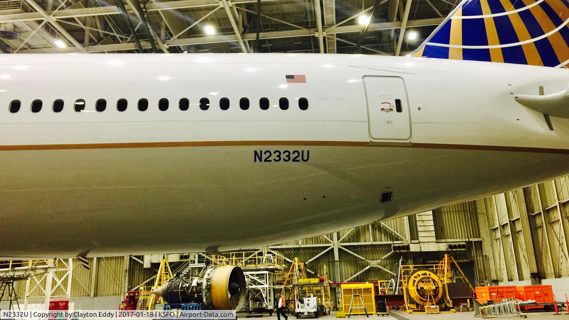 N2332U, 2016 Boeing 777-322/ER C/N 62643, SFO 2017