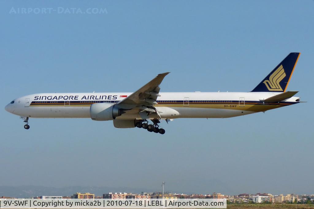 9V-SWF, 2006 Boeing 777-312/ER C/N 34571, Landing