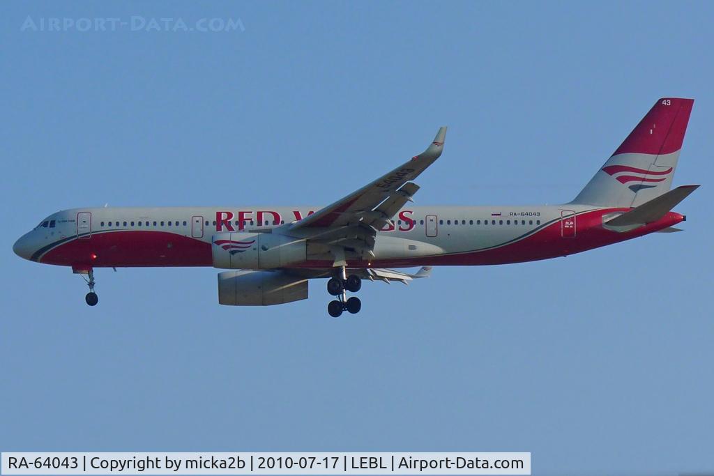 RA-64043, 2008 Tupolev Tu-204-100S C/N 64043, Landing