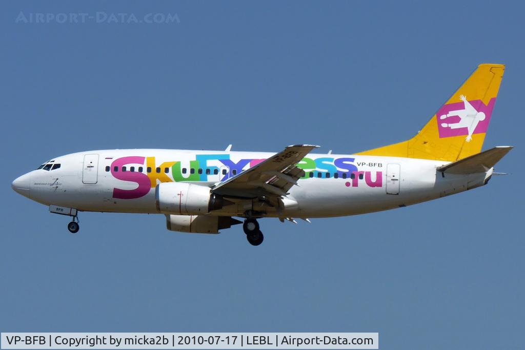 VP-BFB, 1992 Boeing 737-5Y0 C/N 26067, Landing