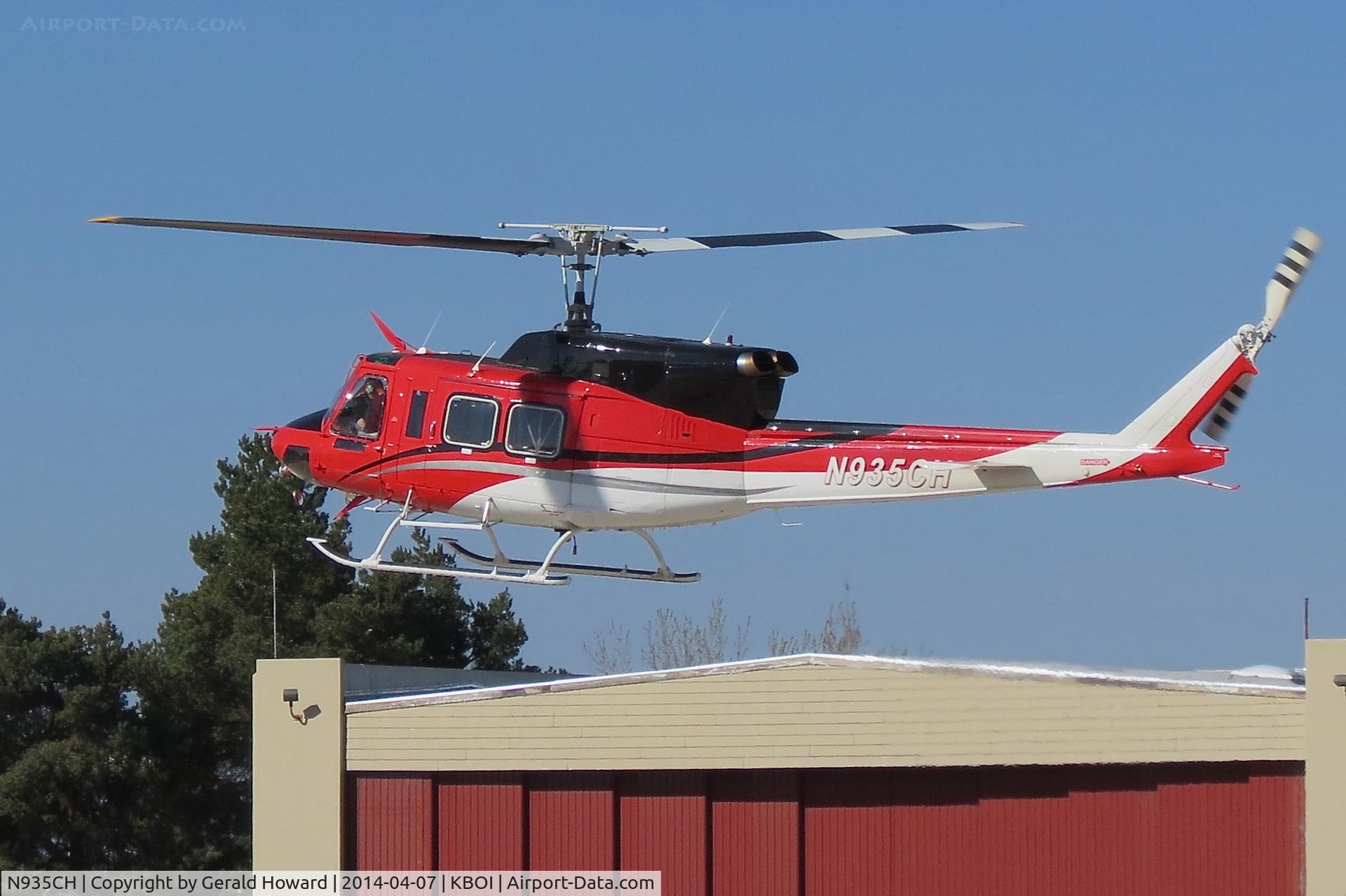 N935CH, 1979 Bell 212 C/N 30973, Take off from SW ramp.