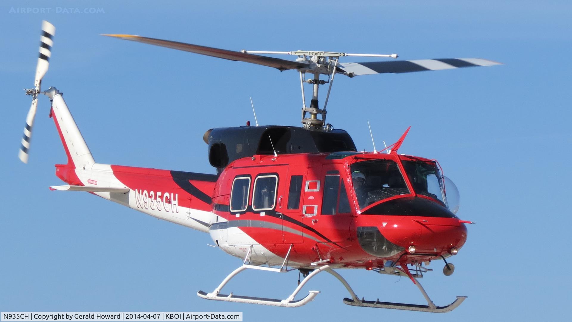 N935CH, 1979 Bell 212 C/N 30973, Departing BOI.