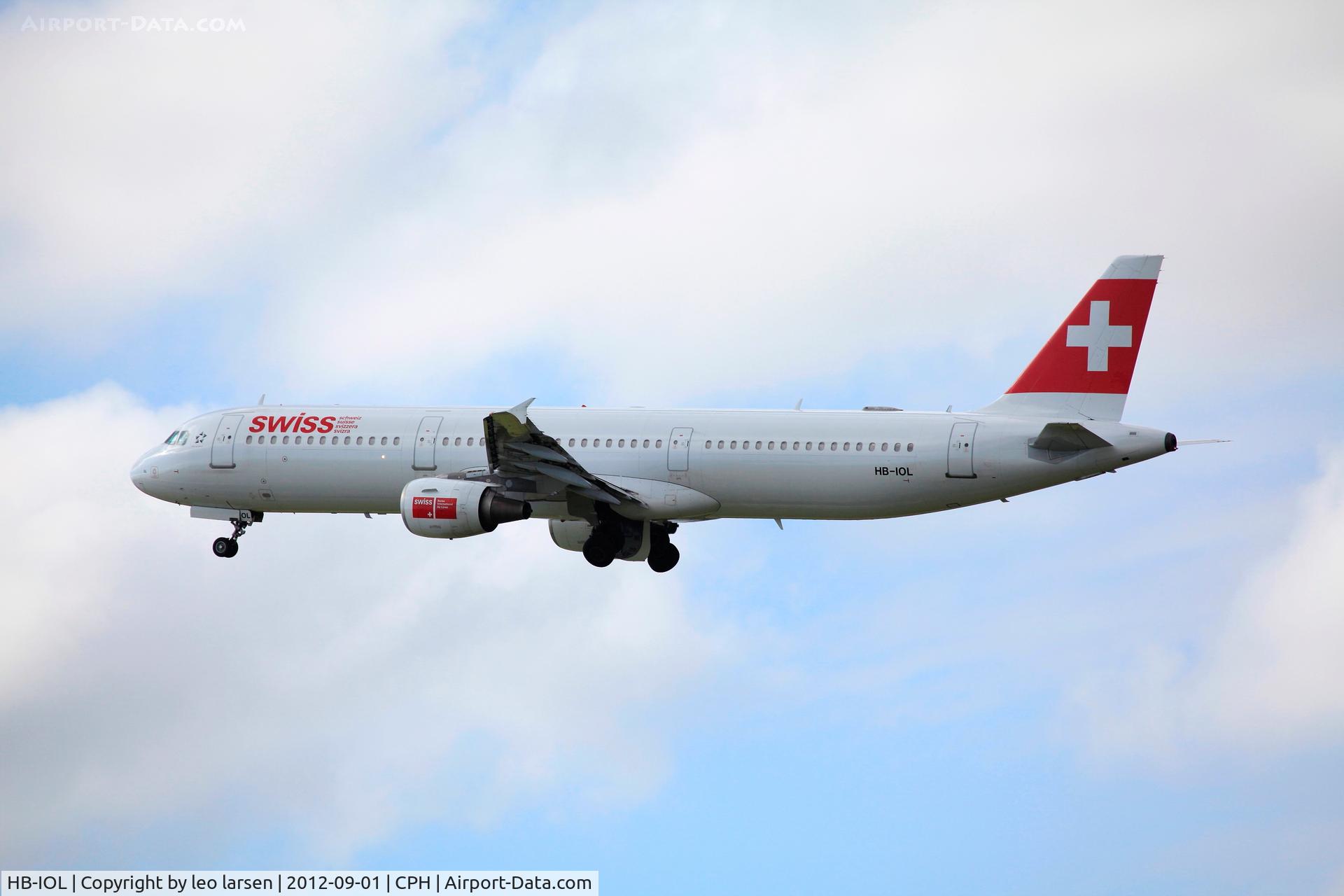 HB-IOL, 1999 Airbus A321-111 C/N 1144, Copenhagen 1.9.2012