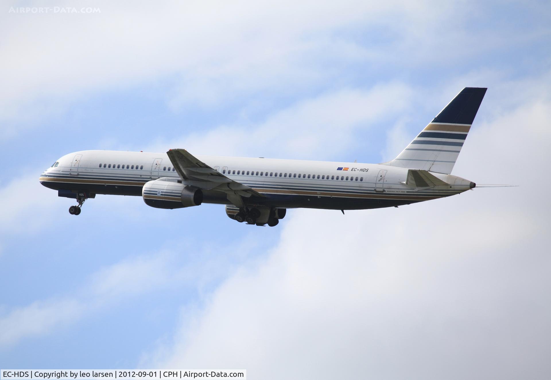 EC-HDS, 1999 Boeing 757-256 C/N 26252, Copenhagen 1.9.2012