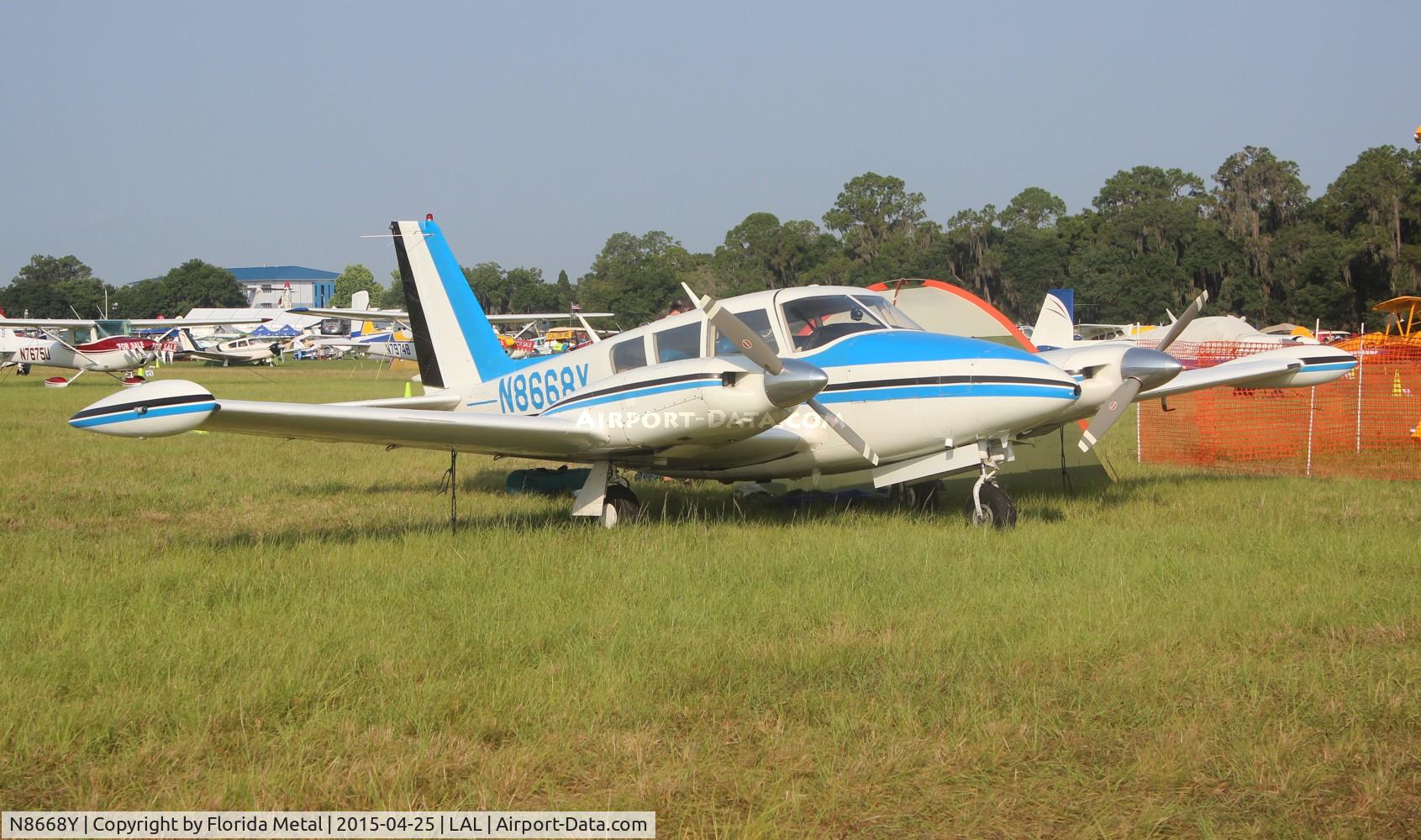 N8668Y, 1969 Piper PA-30 Twin Comanche C/N 30-1810, Piper PA-30
