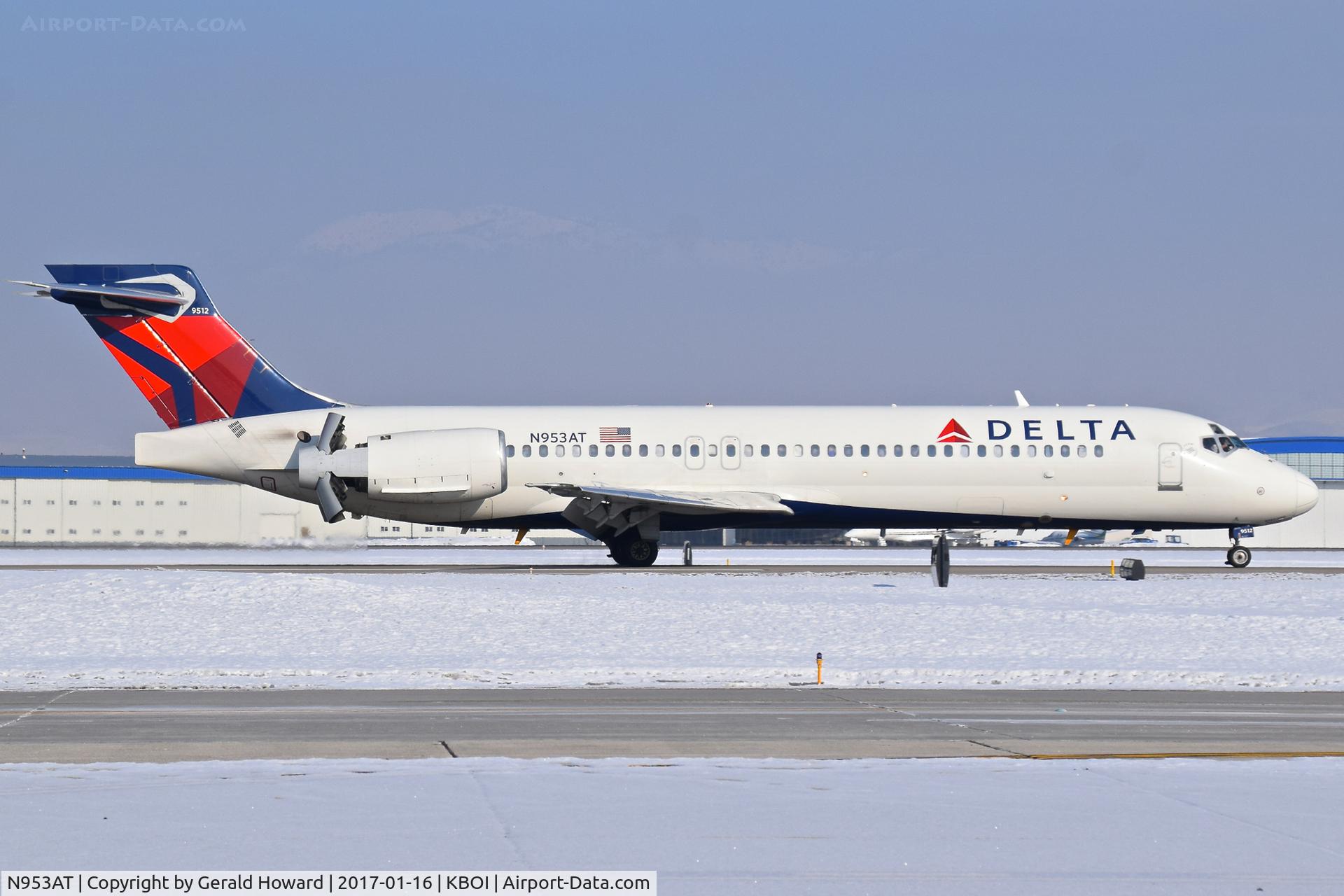 N953AT, 2000 Boeing 717-200 C/N 55015, Reverse thrusters working.