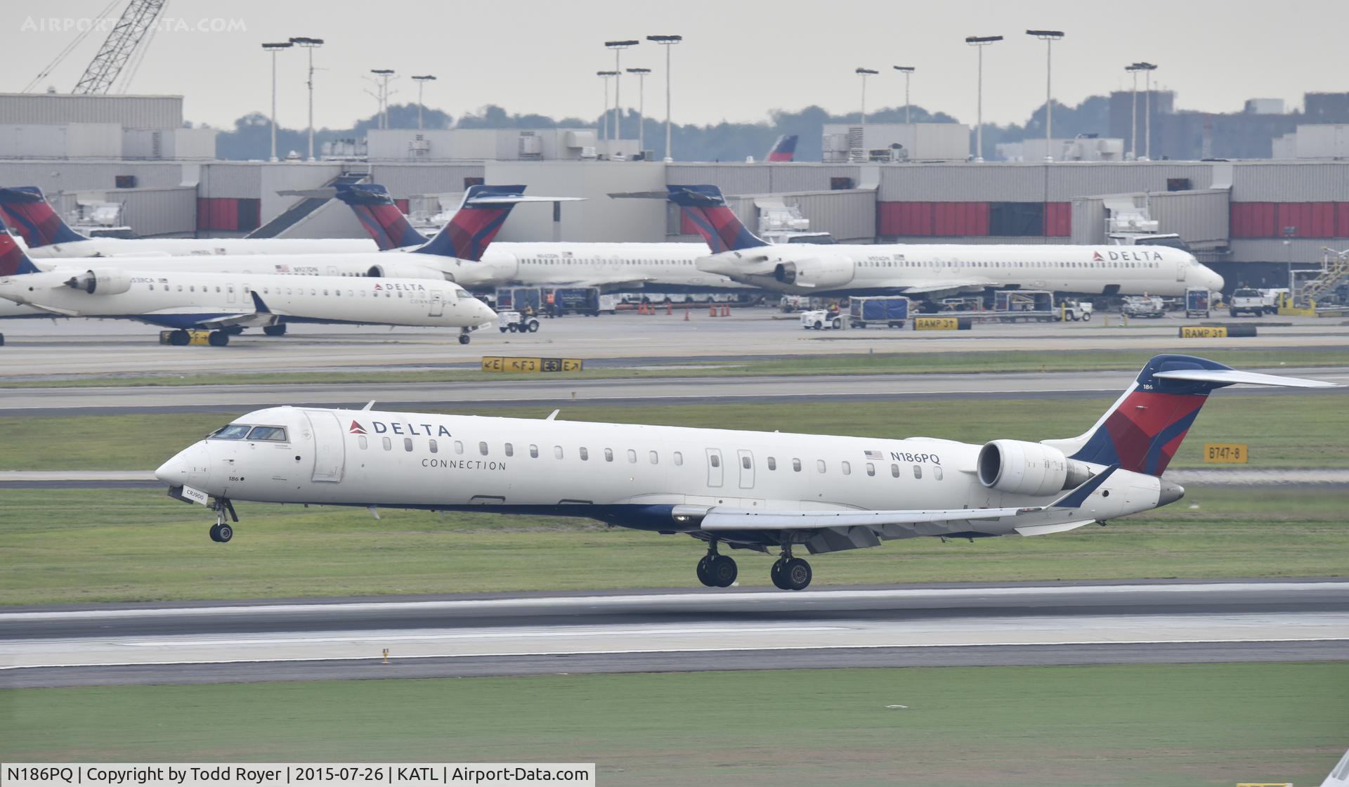N186PQ, 2008 Bombardier CRJ-900ER (CL-600-2D24) C/N 15186, Arriving at Atlanta