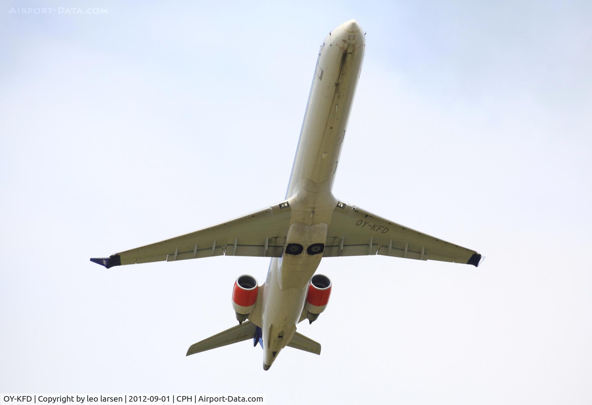 OY-KFD, 2009 Bombardier CRJ-900 (CL-600-2D24) C/N 15221, Copenhagen 1.9.2012