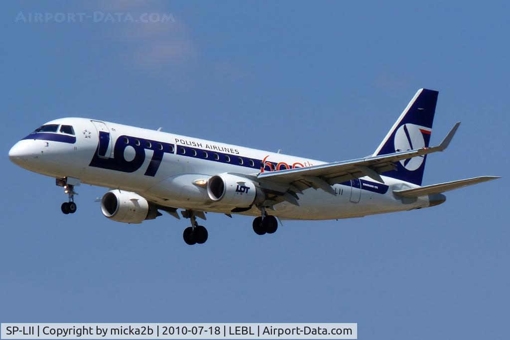 SP-LII, 2009 Embraer 175LR (ERJ-170-200LR) C/N 17000290, Landing