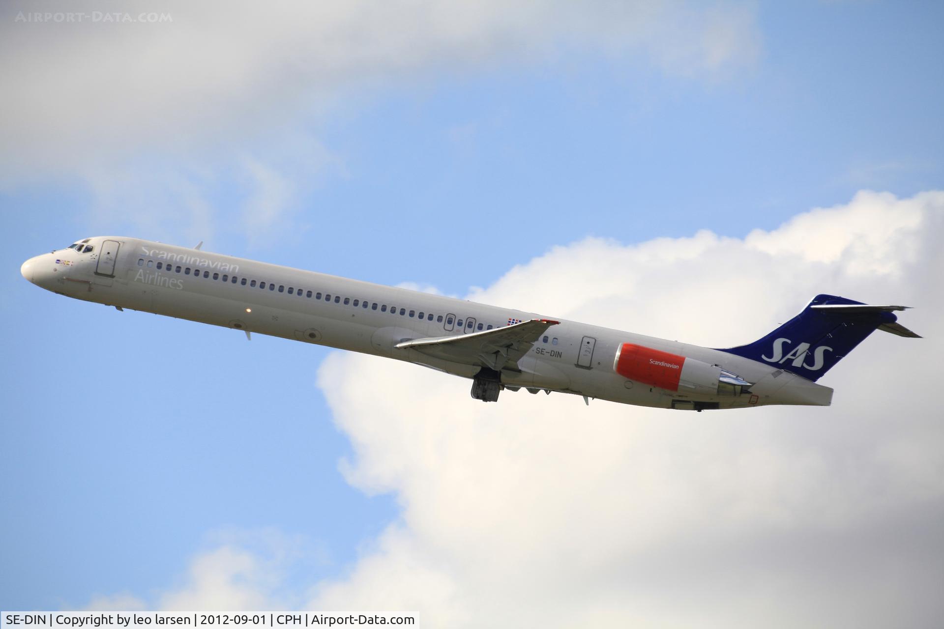 SE-DIN, 1990 McDonnell Douglas MD-82 (DC-9-82) C/N 49999, Copenhagen 1.9.2012