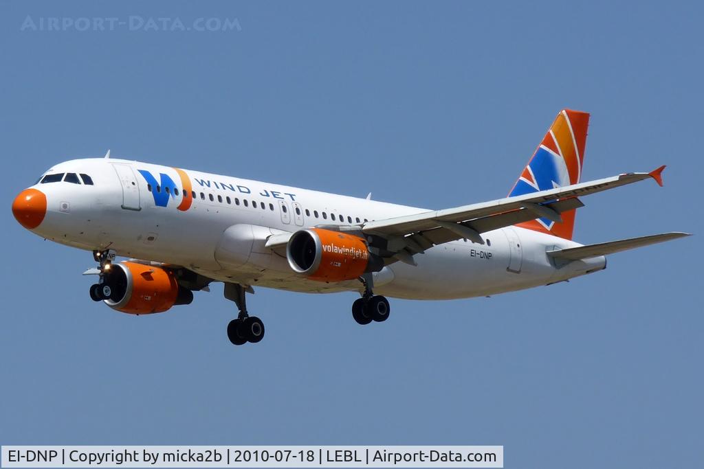 EI-DNP, 1993 Airbus A320-212 C/N 421, Landing