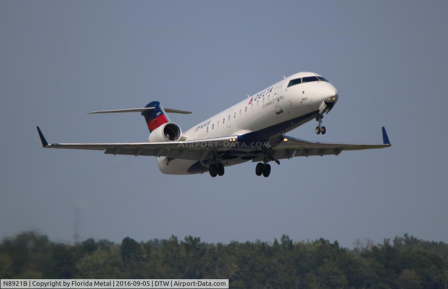 N8921B, 2004 Canadair CRJ-440 (CL-600-2B19) Regional Jet C/N 7921, Delta Connection