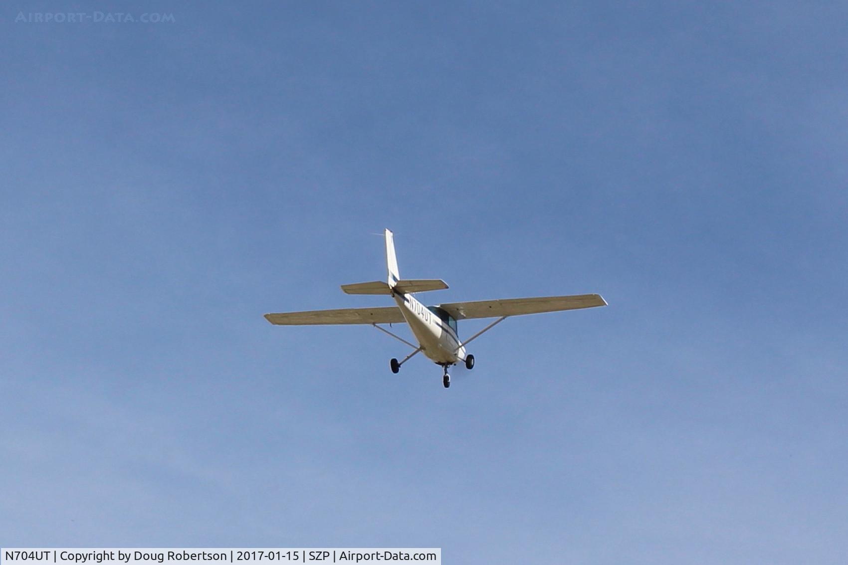 N704UT, 1976 Cessna 150M C/N 15078891, 1976 Cessna 150M, Continental O-200 100 Hp, takeoff climb Rwy 04