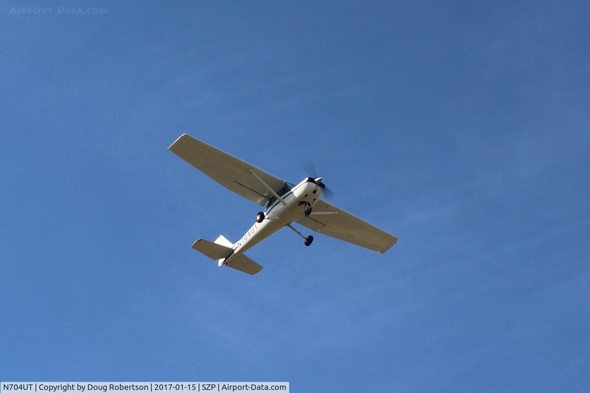 N704UT, 1976 Cessna 150M C/N 15078891, 1976 Cessna 150M, Continental O-200 100 Hp, takeoff climb Rwy 04