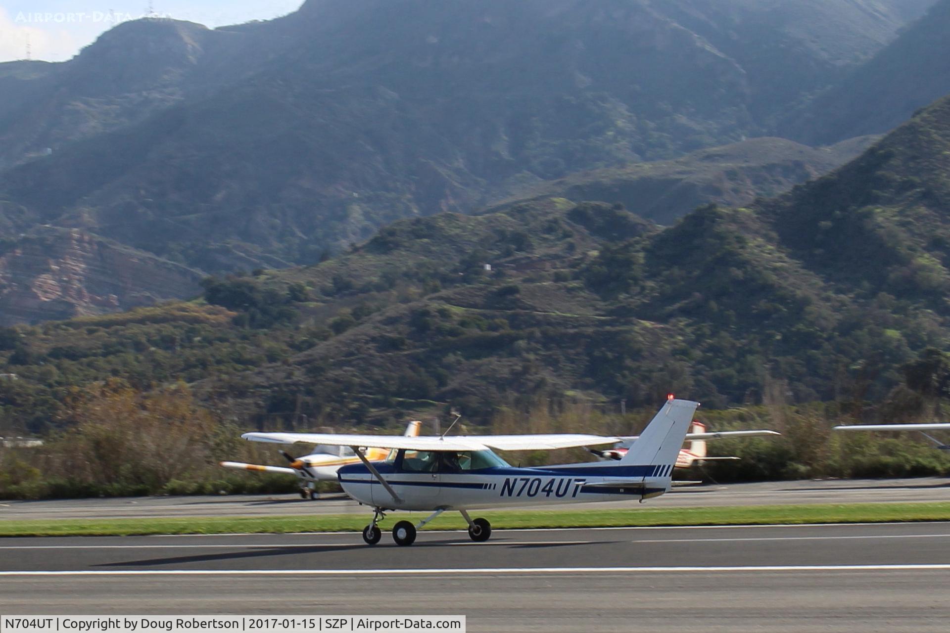 N704UT, 1976 Cessna 150M C/N 15078891, 1976 Cessna 150M, Continental O-200 100 Hp, takeoff roll Rwy 04