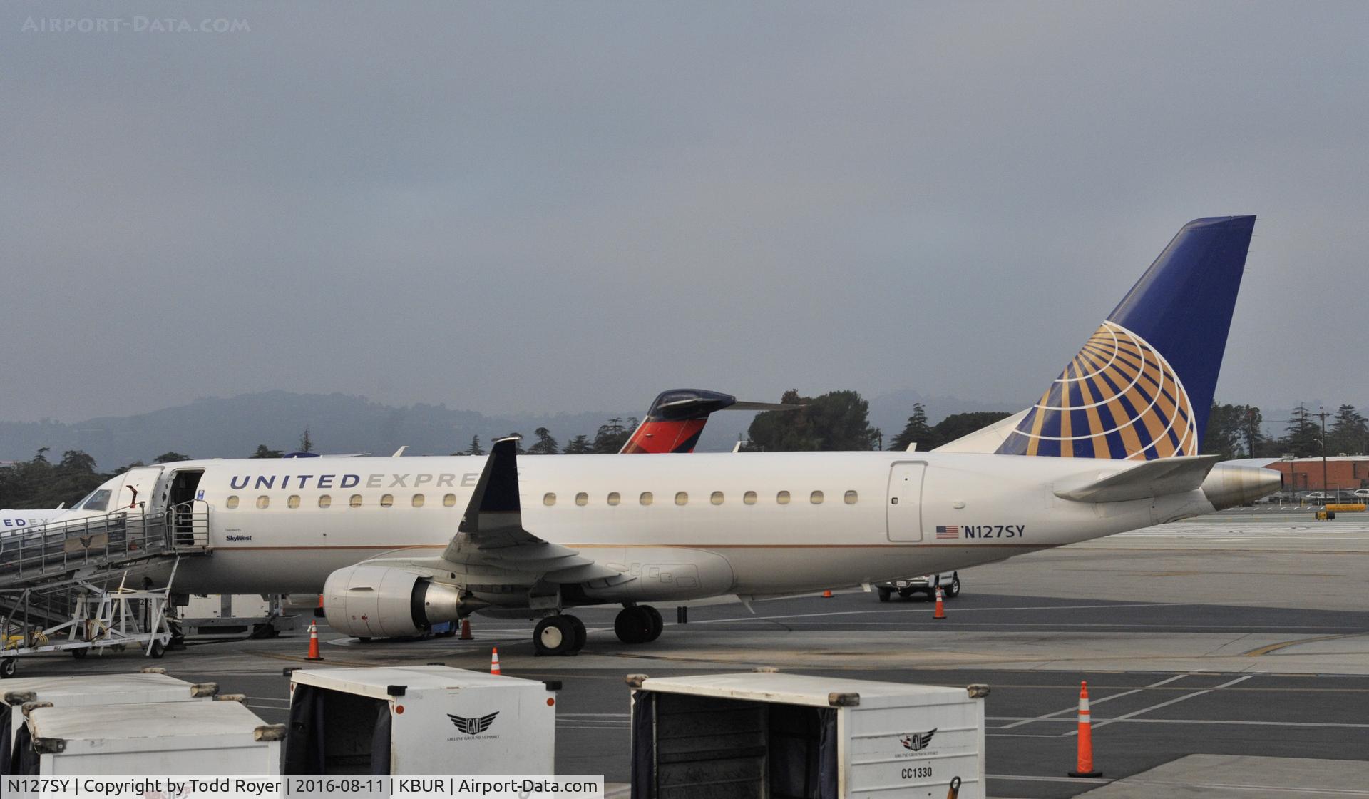 N127SY, 2014 Embraer 175LR (ERJ-170-200LR) C/N 17000441, Waiting at Burbank