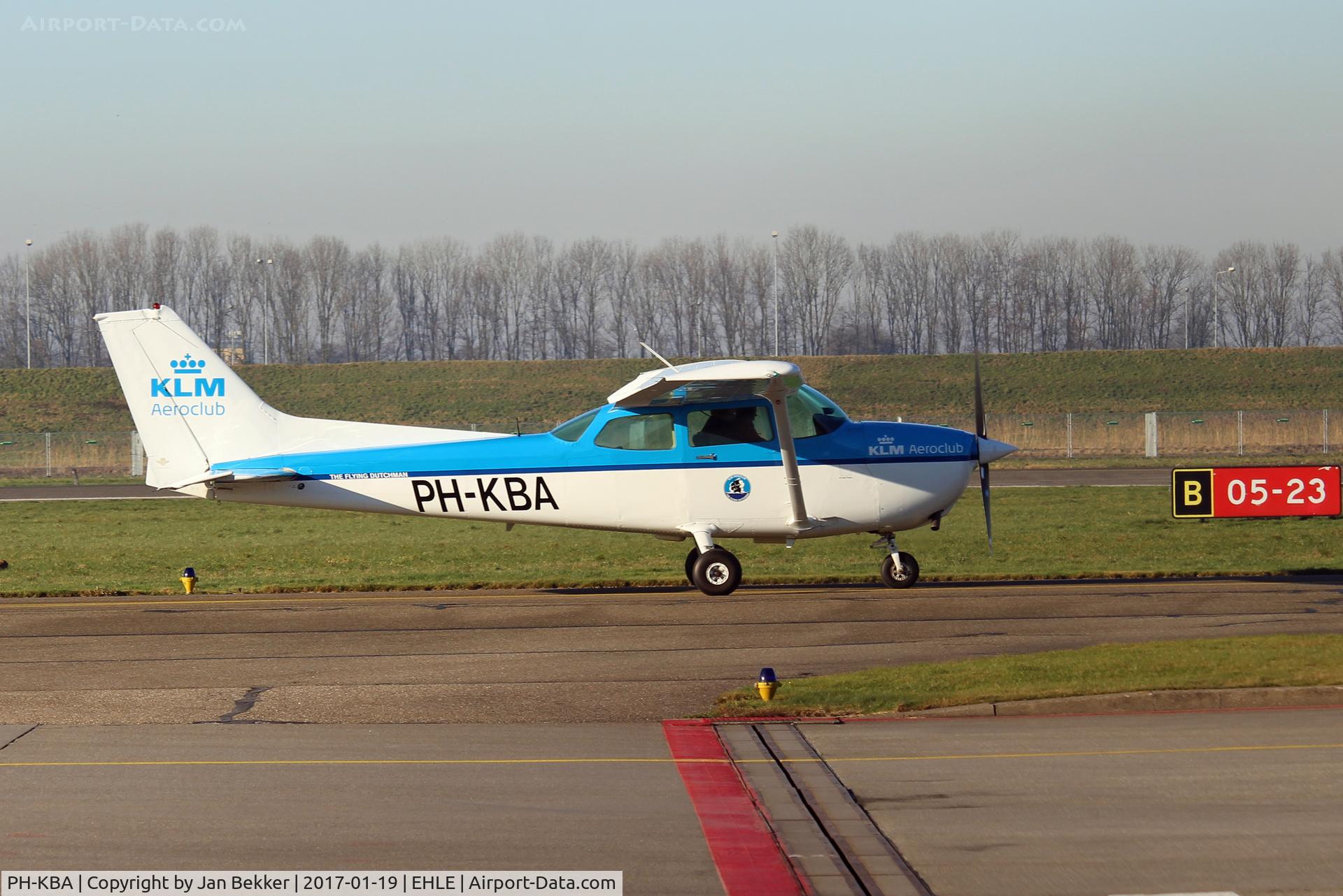 PH-KBA, 1982 Cessna 172P C/N 17275109, Lelystad Airport