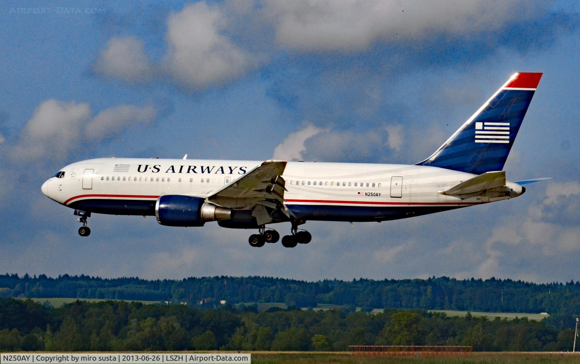 N250AY, 1988 Boeing 767-201 C/N 23902, United Airlines Boeing 767-201 (ER) airplane landing at Zurich-Kloten International Airport.